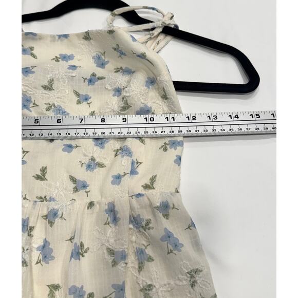 Kestan Strappy Cross Back Mini Dress Size S White Blue Floral Textured Tiered - Picture 4 of 8